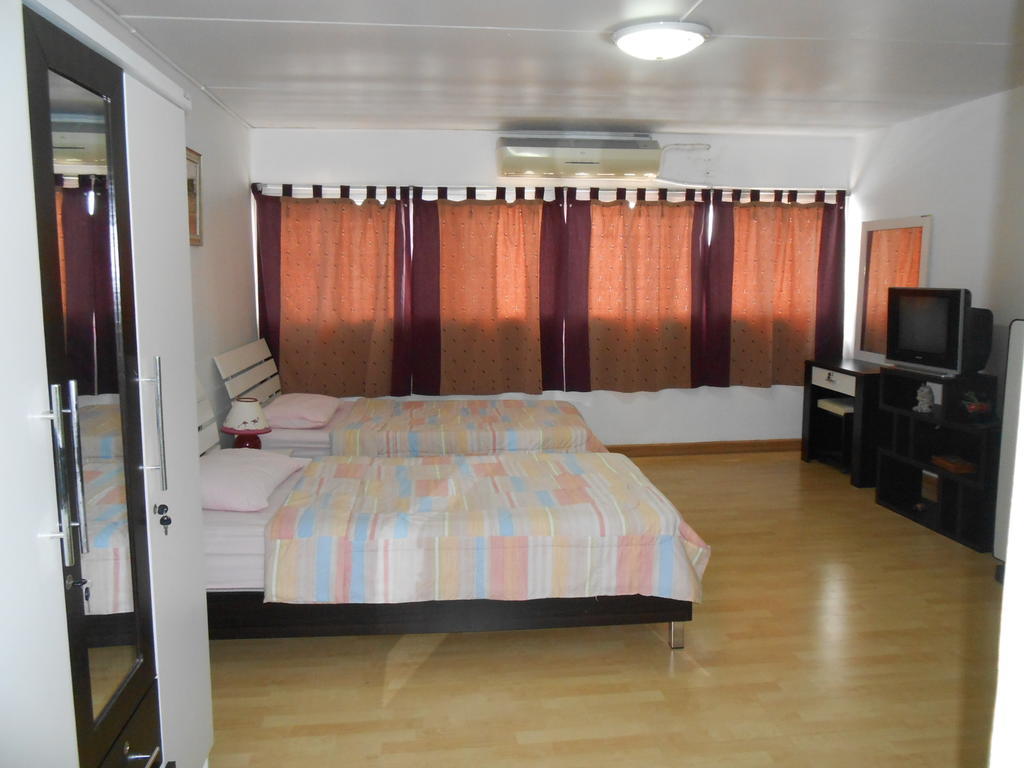 Mt-Room Pak Kret Exteriér fotografie